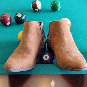 Cat & Jack Tan Suede Boots